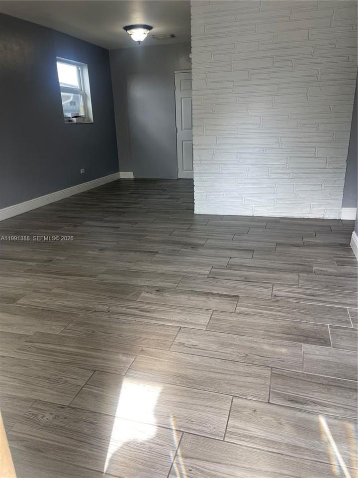 1950 Sw 68th Way #0 - Photo 2 of 6