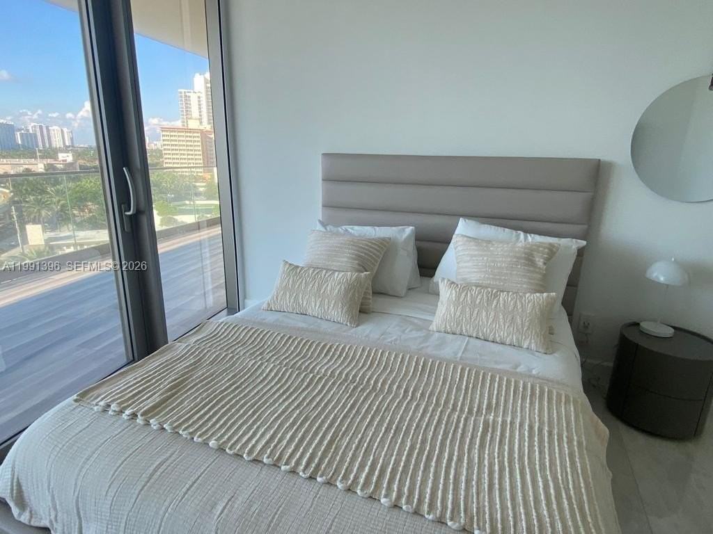 18975 Collins Ave #605 - Photo 3 of 13