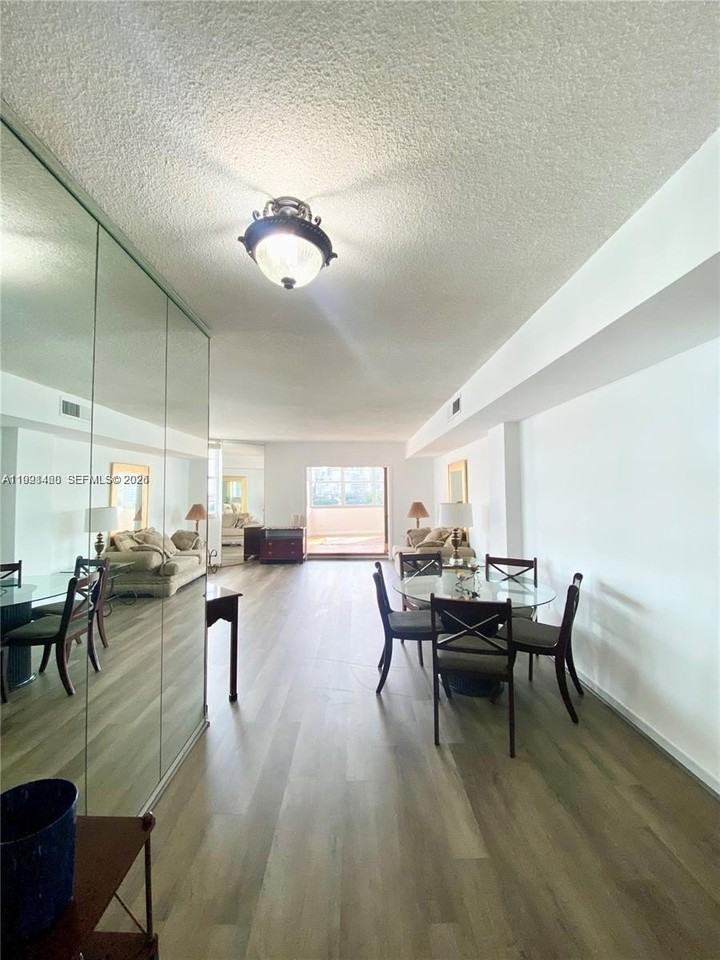 905 Brickell Bay Dr #531 - Photo 5 of 29