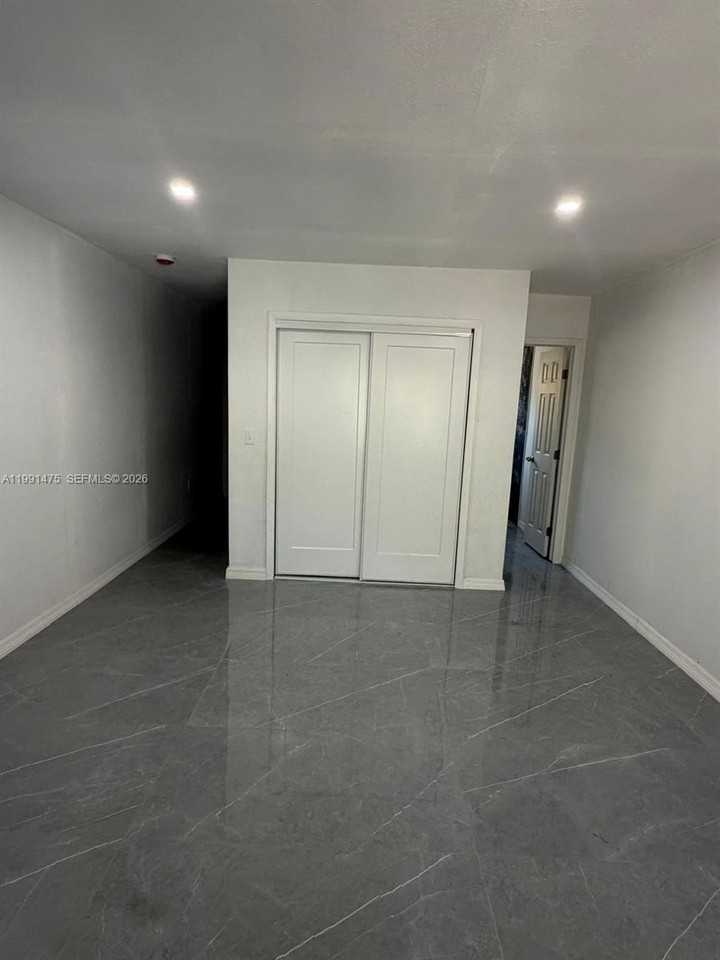 1946 Ne 167th St #3A - Photo 4 of 5