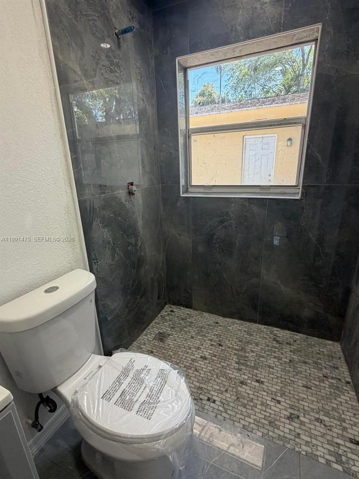 1946 Ne 167th St #3A - Photo 5 of 5