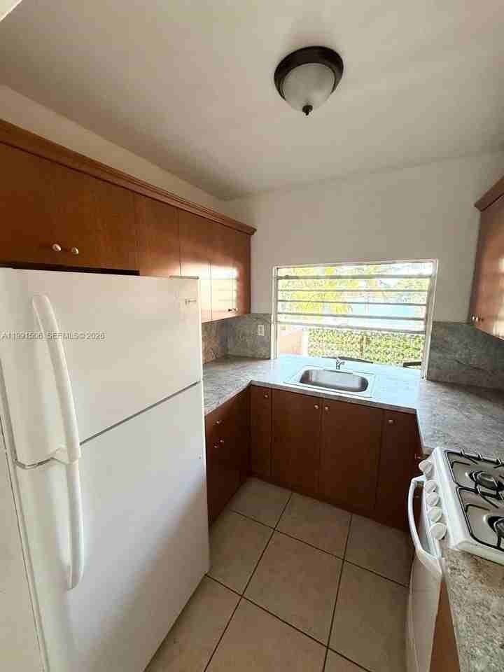 6850 W 14th Ct #A21 - Photo 4 of 7