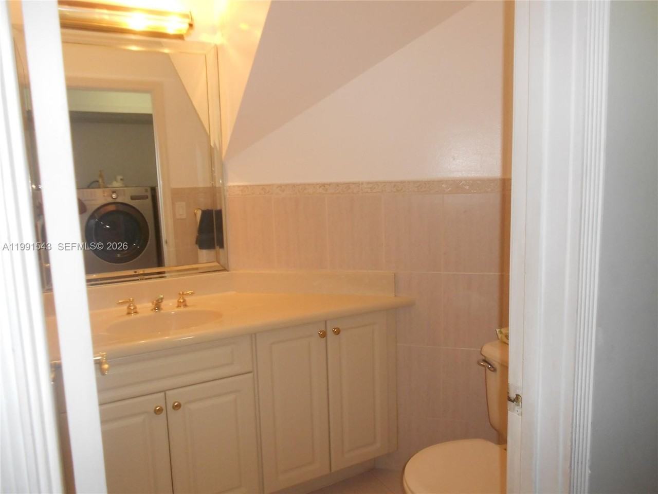 15065 Sw 108th Ter - Photo 6 of 39