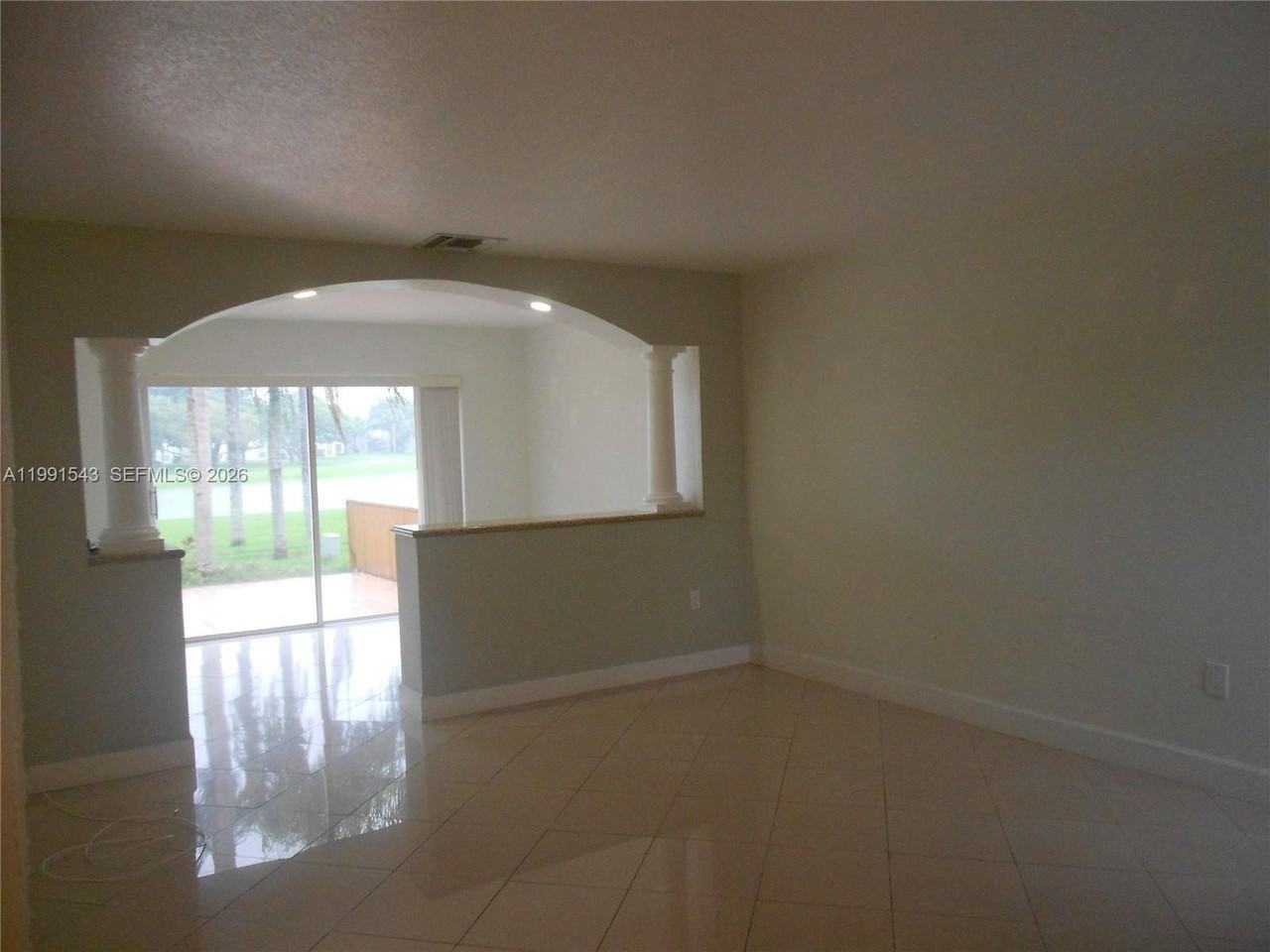 15065 Sw 108th Ter - Photo 7 of 39