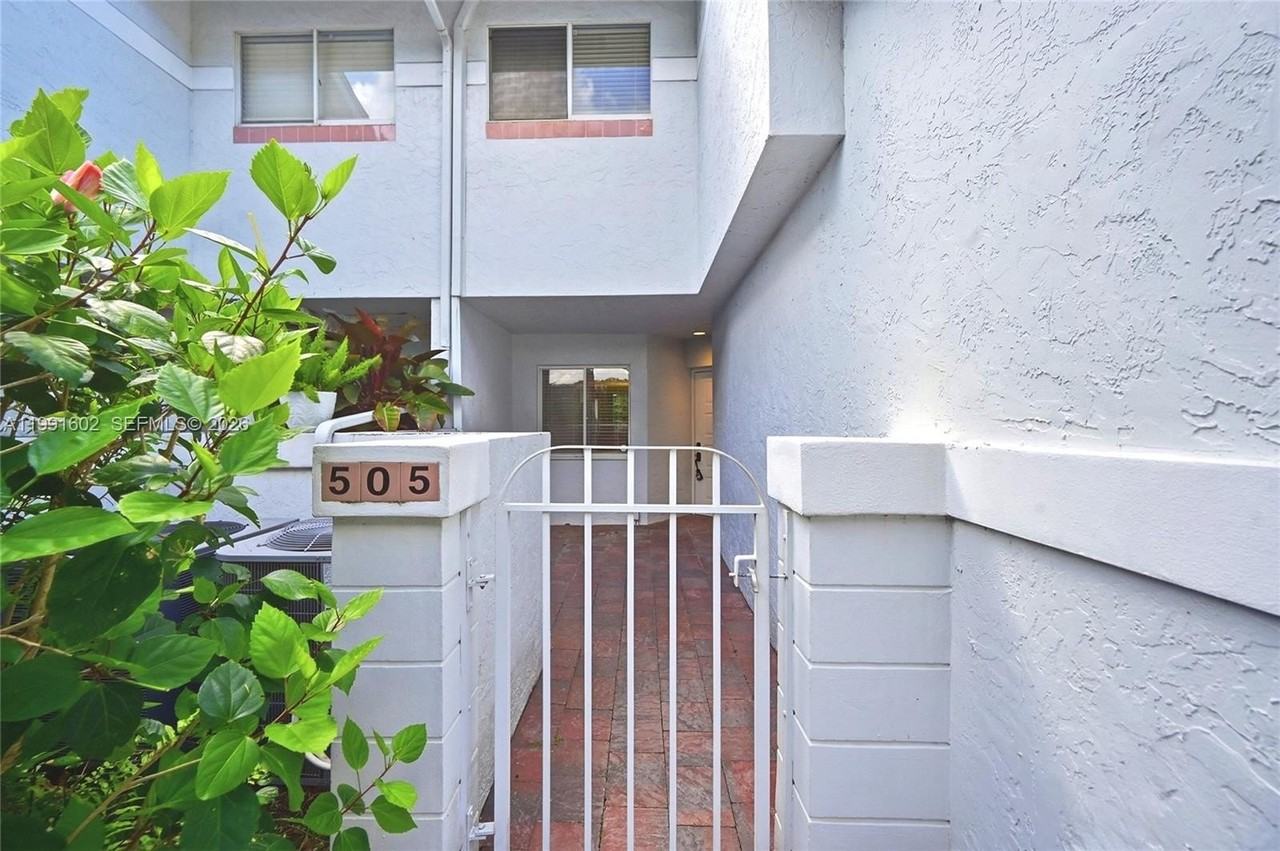 6215 Old Court Rd #505 - Photo 4 of 36