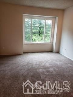 10 Nicholas Ct - Photo 7 of 21