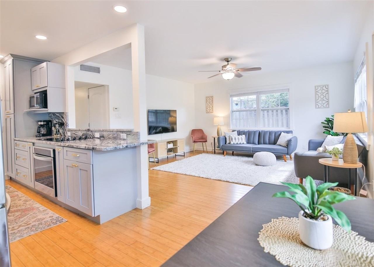 2181 Hyde Park St - Photo 4 of 17