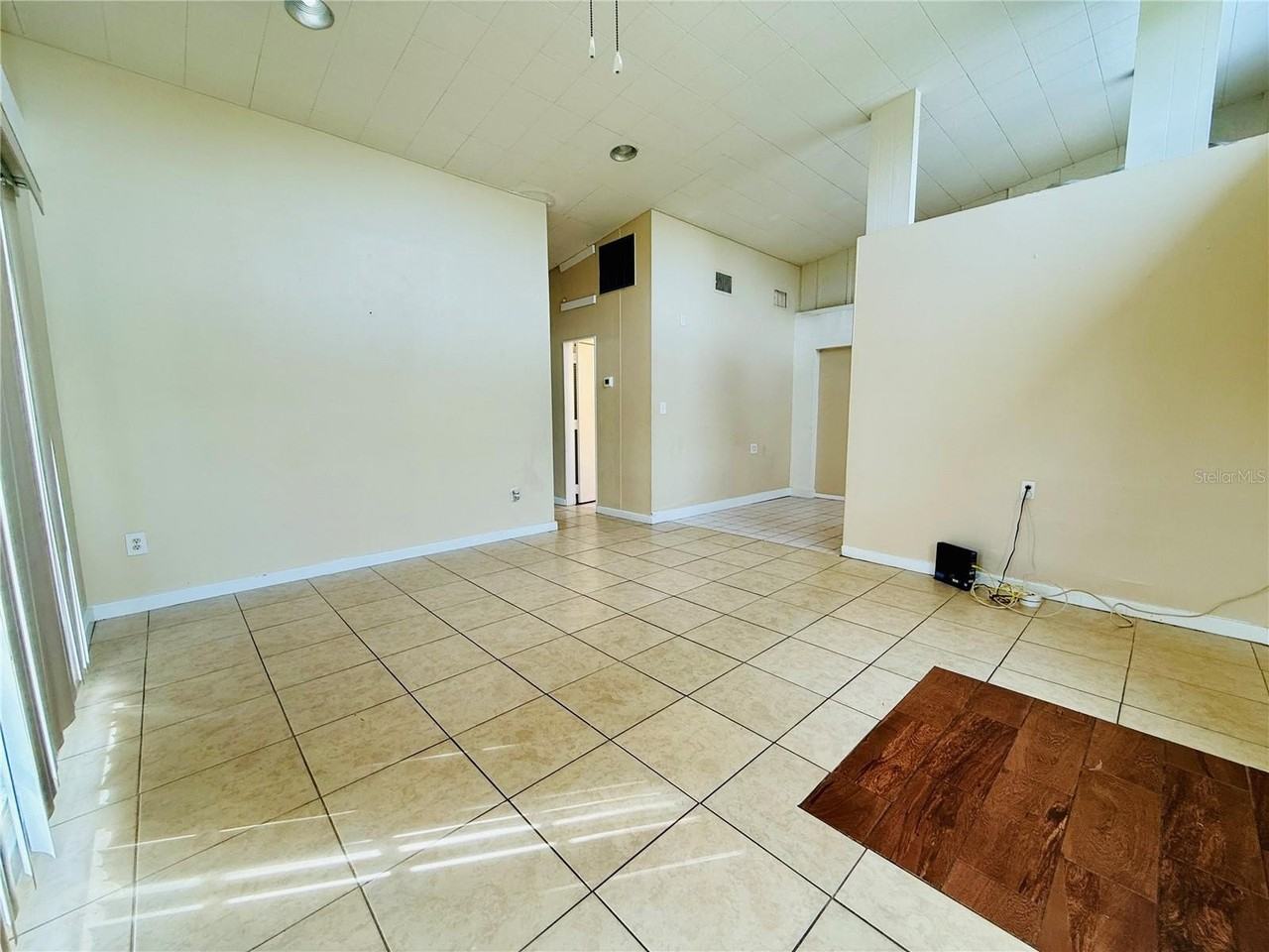 164 Tradewinds Dr Nw - Photo 2 of 8