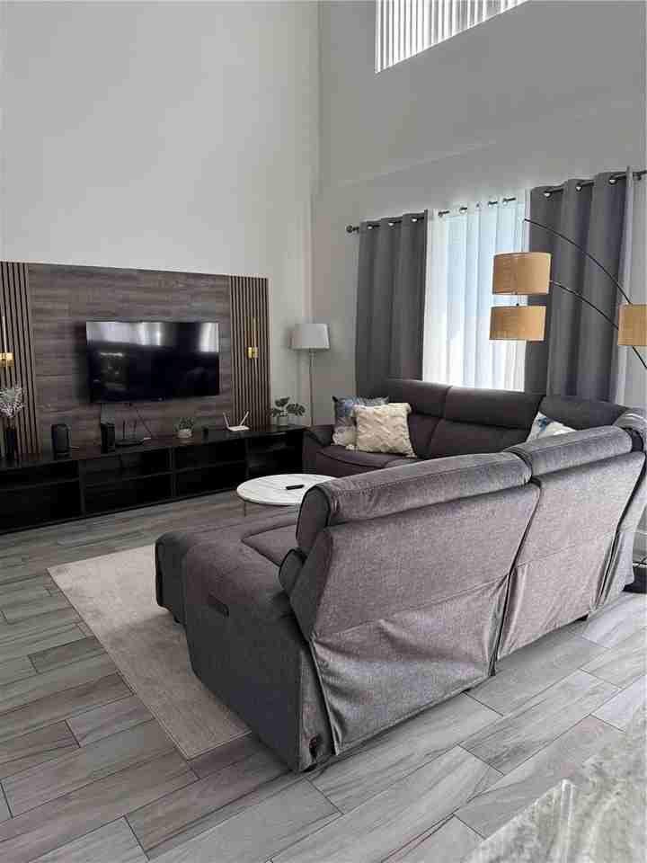 338 Holborn Loop - Photo 7 of 45