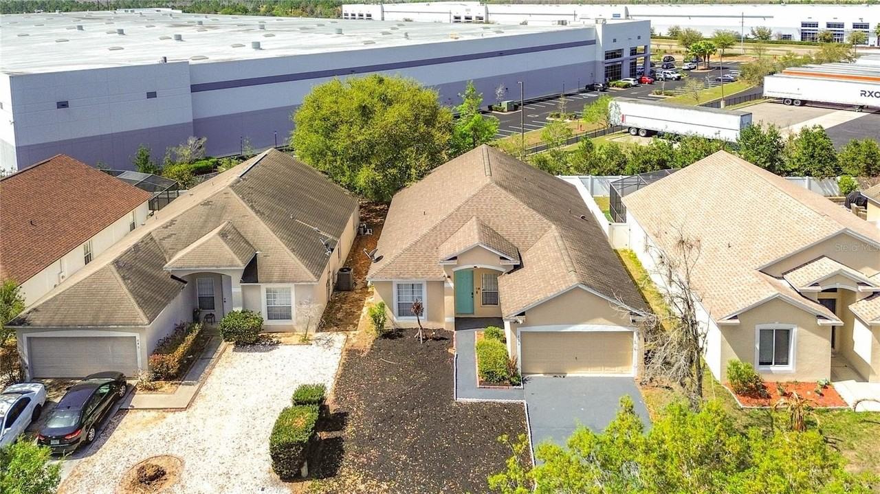 635 Knollwood Dr - Photo 2 of 50