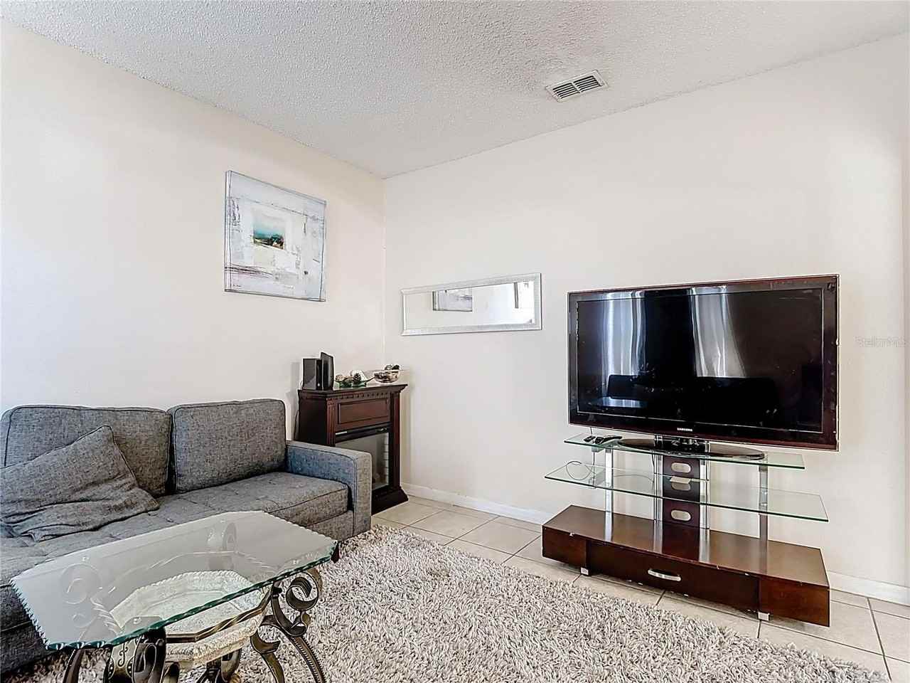 635 Knollwood Dr - Photo 7 of 50