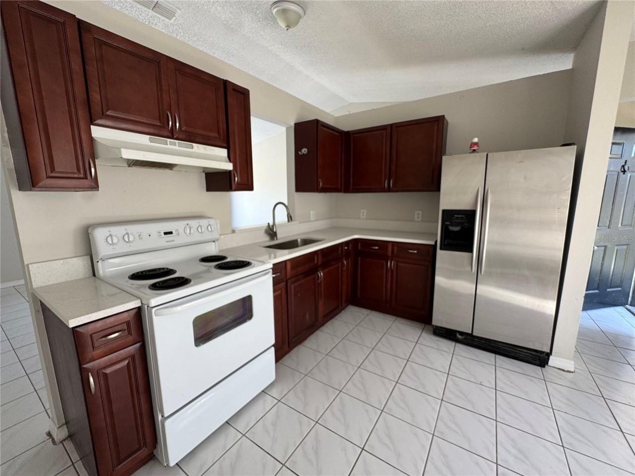 2873 Cottondale Dr - Photo 2 of 7