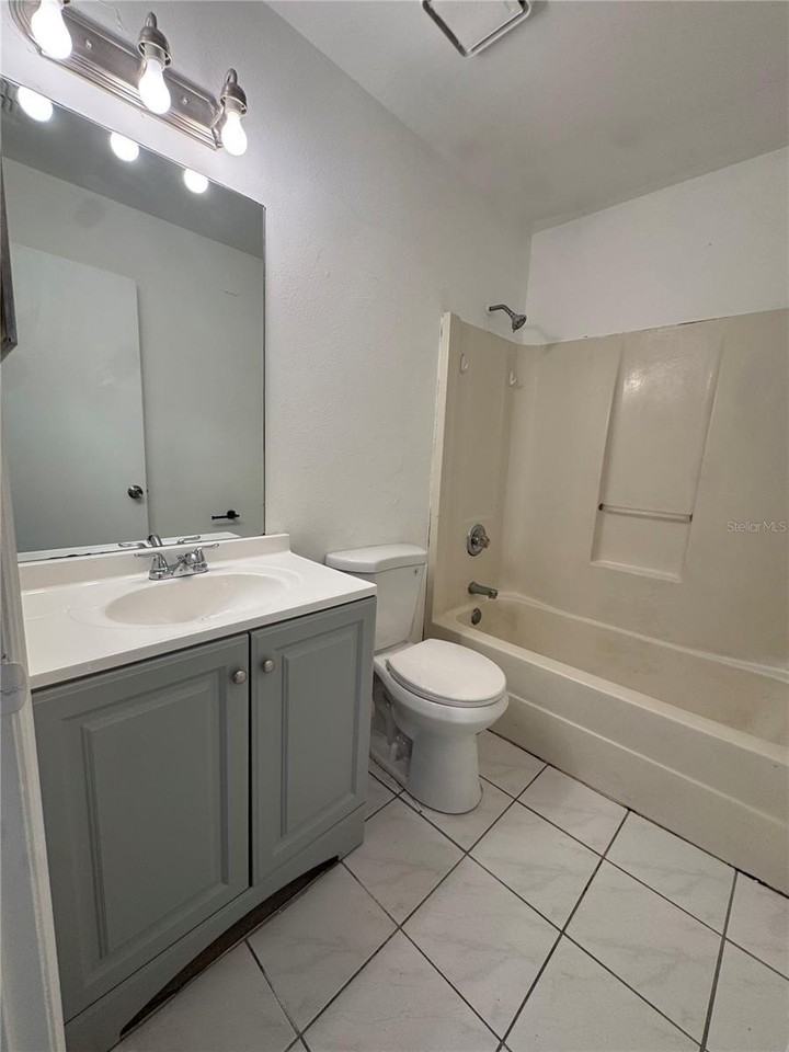 2873 Cottondale Dr - Photo 4 of 7