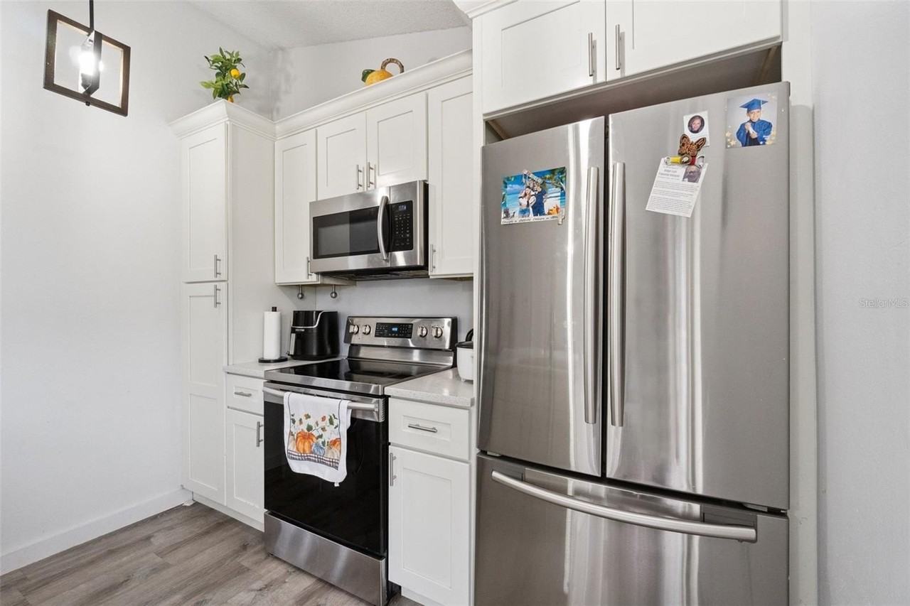 2409 Lincolnshire Ct - Photo 5 of 18