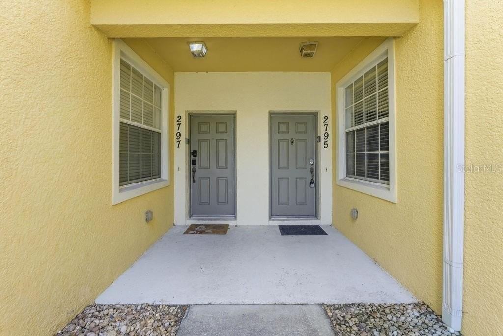 2795 Oakwater Dr - Photo 2 of 38