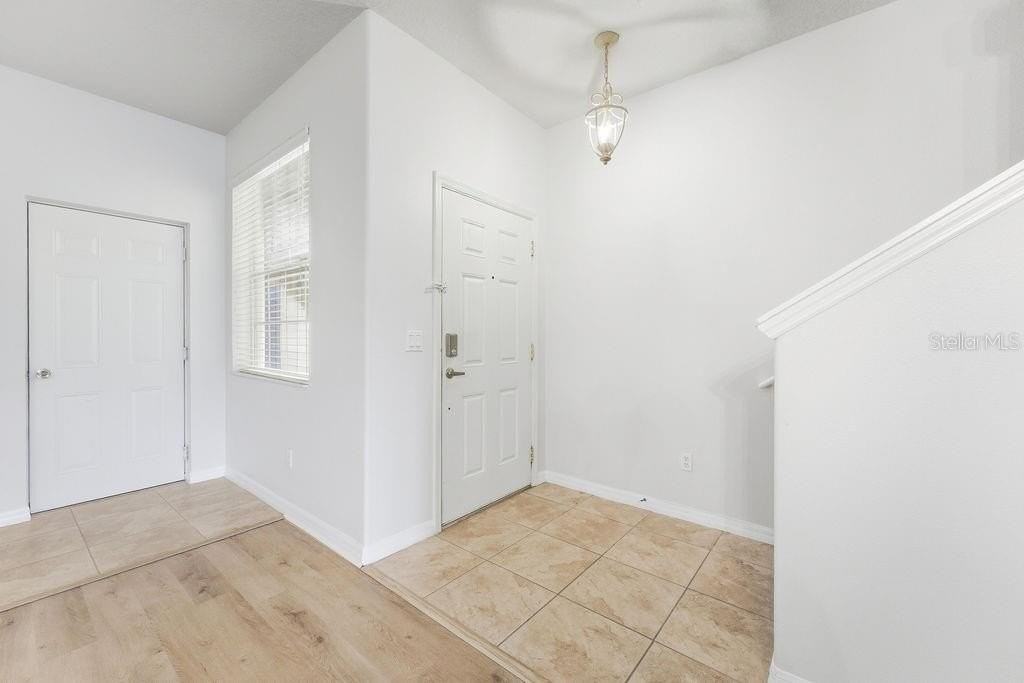 2795 Oakwater Dr - Photo 4 of 38