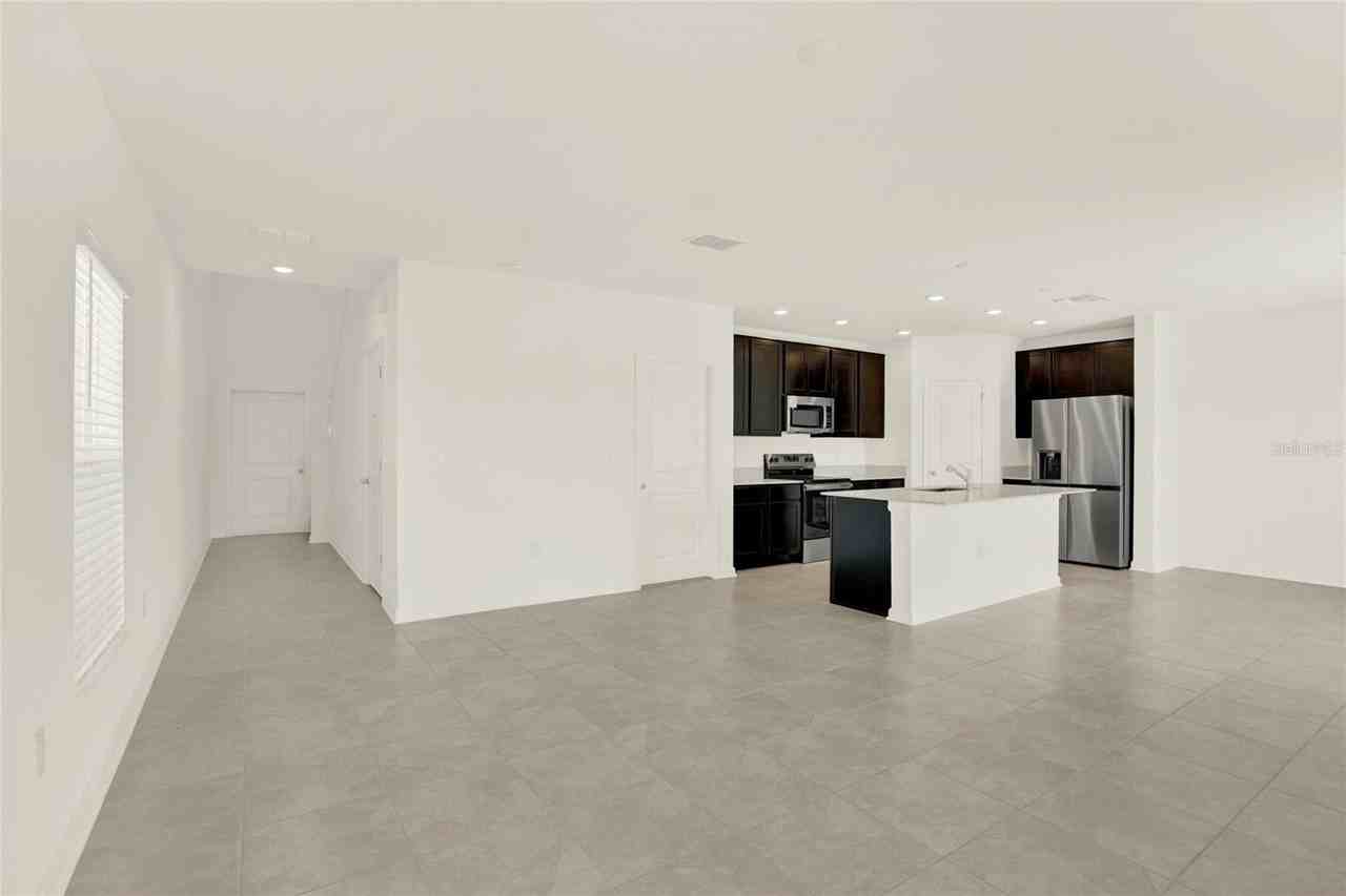 517 Bell Prairie Cir - Photo 4 of 42