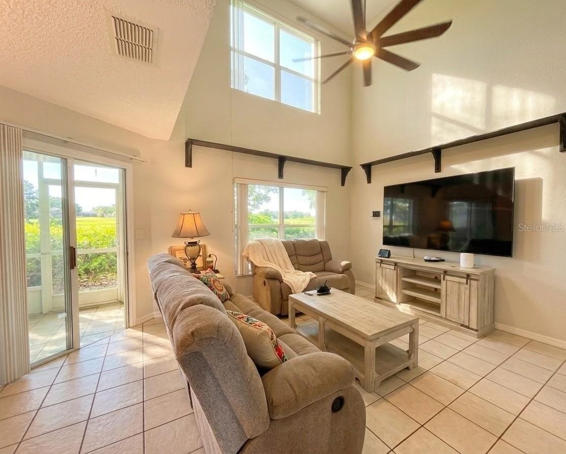 2487 Saint Augustine Blvd - Photo 4 of 20