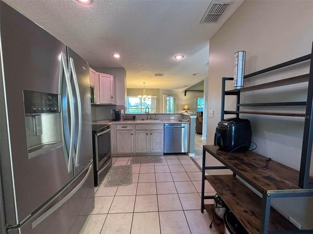 2487 Saint Augustine Blvd - Photo 7 of 20