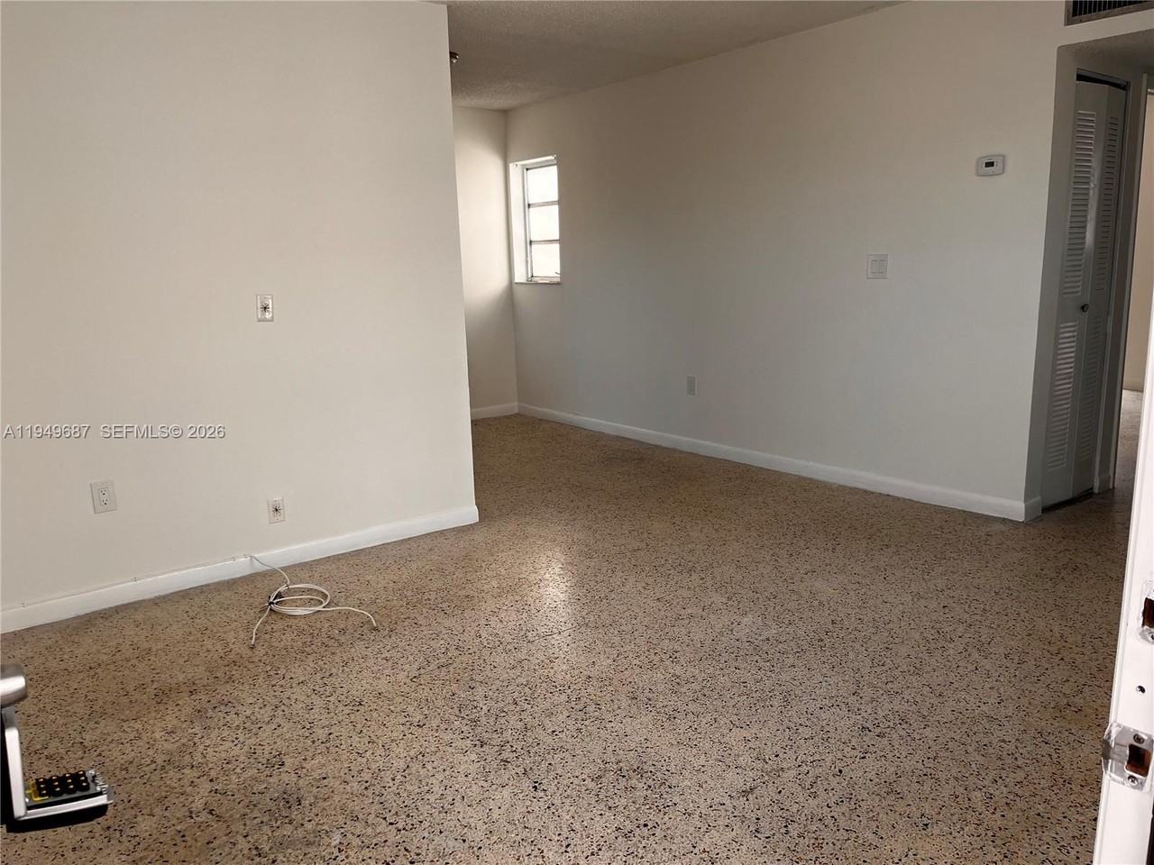 928 Sw 30th Ave #11 - Photo 3 of 8