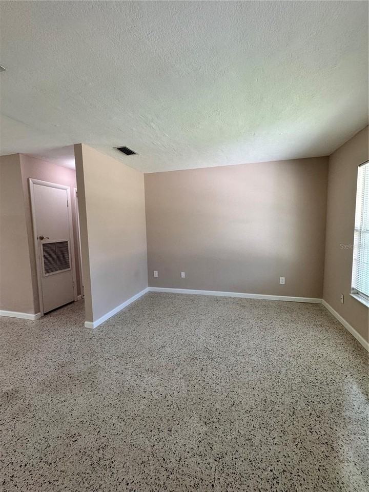 4363 Cassius St - Photo 6 of 26