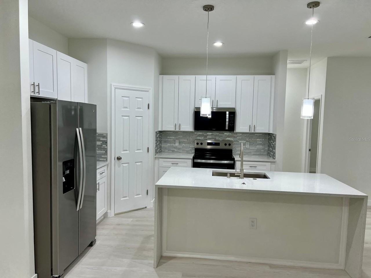 691 San Filippo Dr Se - Photo 3 of 26