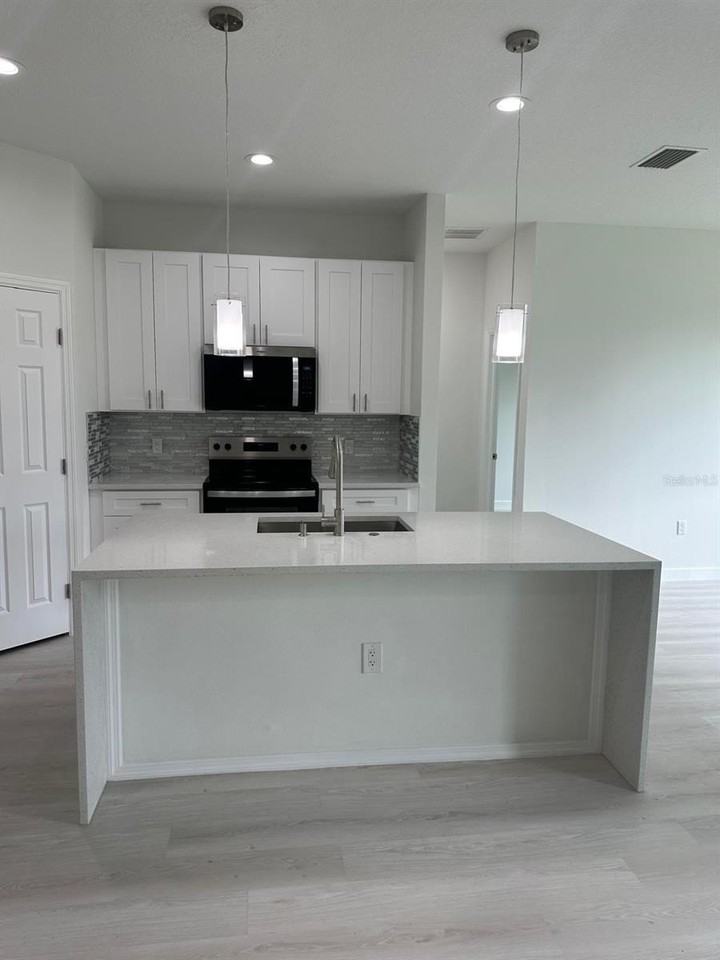 691 San Filippo Dr Se - Photo 4 of 26