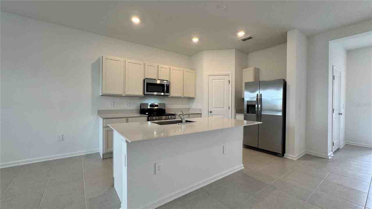 325 Sol Vista Dr - Photo 4 of 28