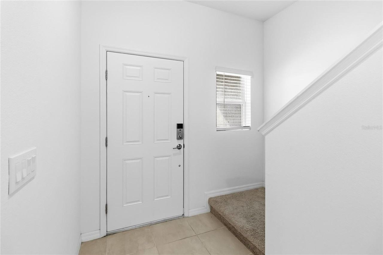 1851 Roosevelt Pl - Photo 2 of 19