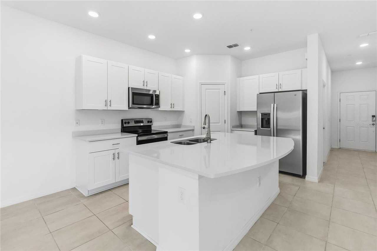 1851 Roosevelt Pl - Photo 5 of 19