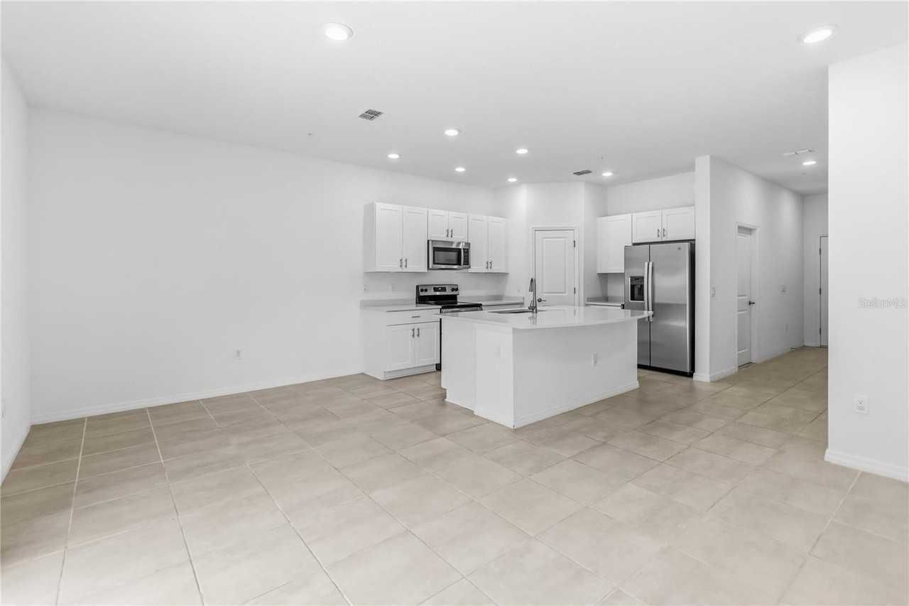 1851 Roosevelt Pl - Photo 6 of 19