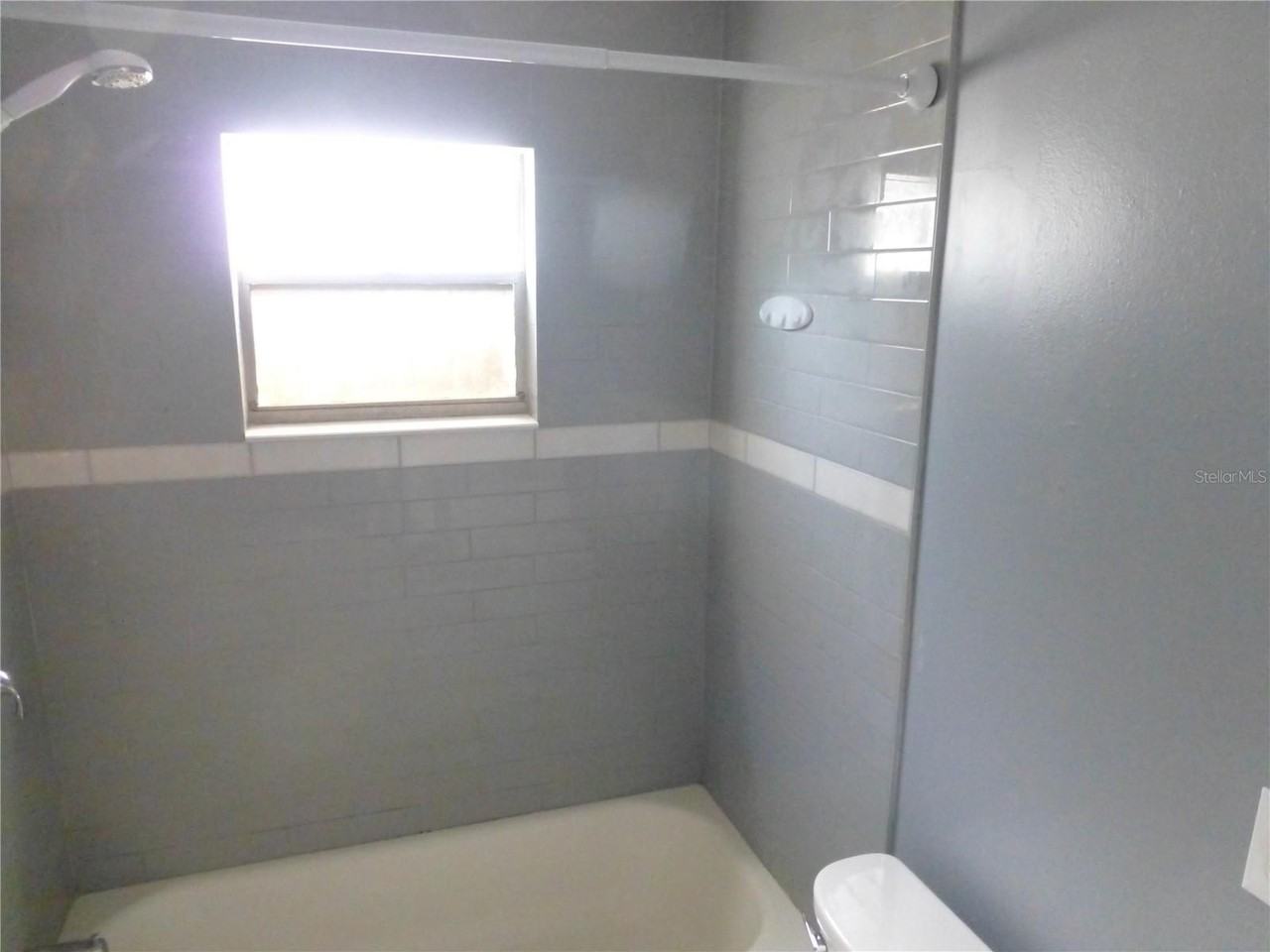 197 Highland Rd #B - Photo 5 of 40