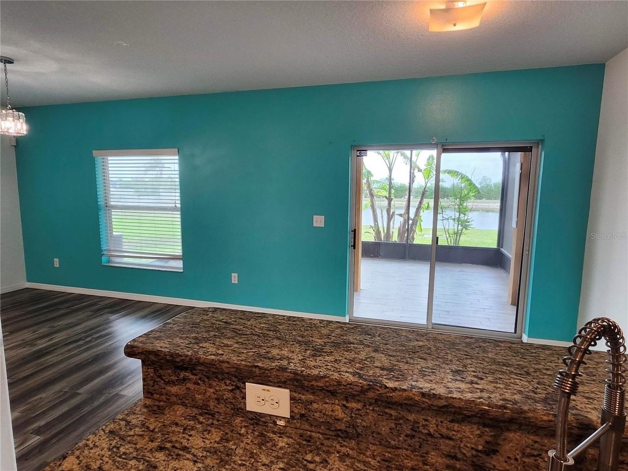 949 Seminole Sky Dr - Photo 4 of 33