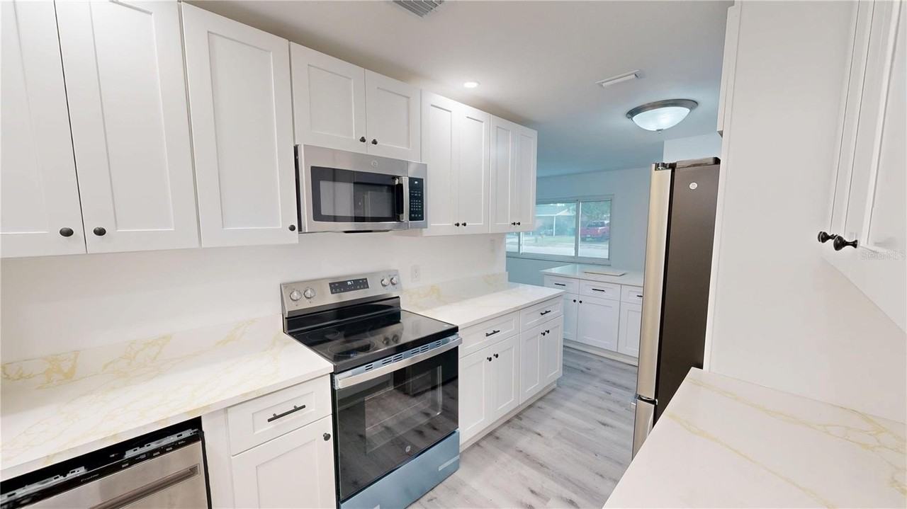 4421 Gandy Cir - Photo 4 of 50