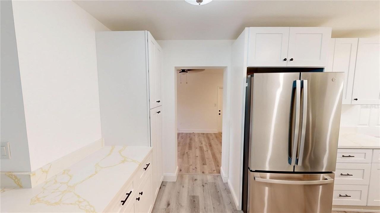 4421 Gandy Cir - Photo 5 of 50