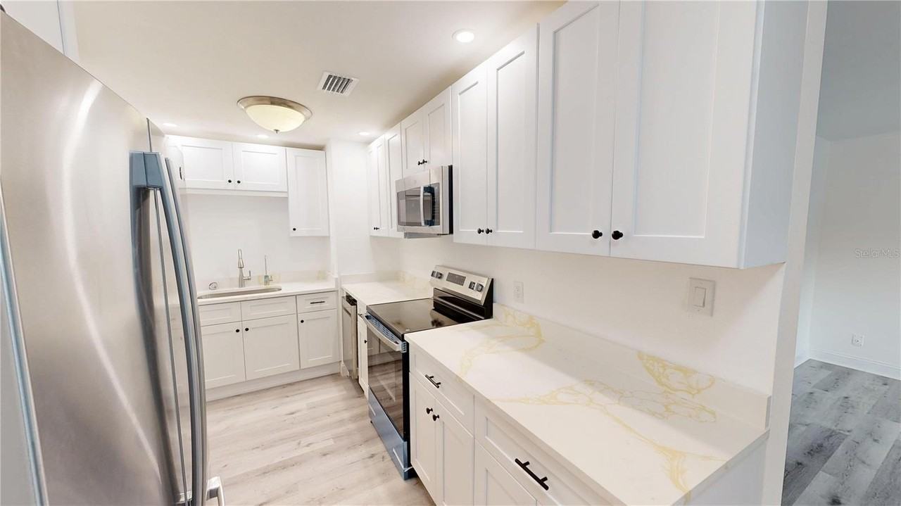 4421 Gandy Cir - Photo 7 of 50