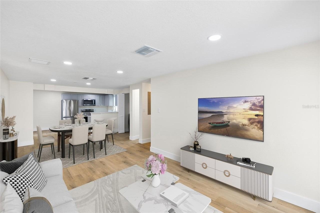 4403 N 48th St - Photo 4 of 32