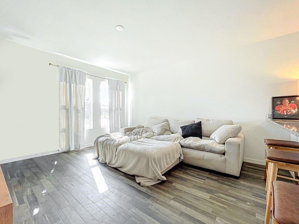 17209 Sabrina Cir - Photo 4 of 22