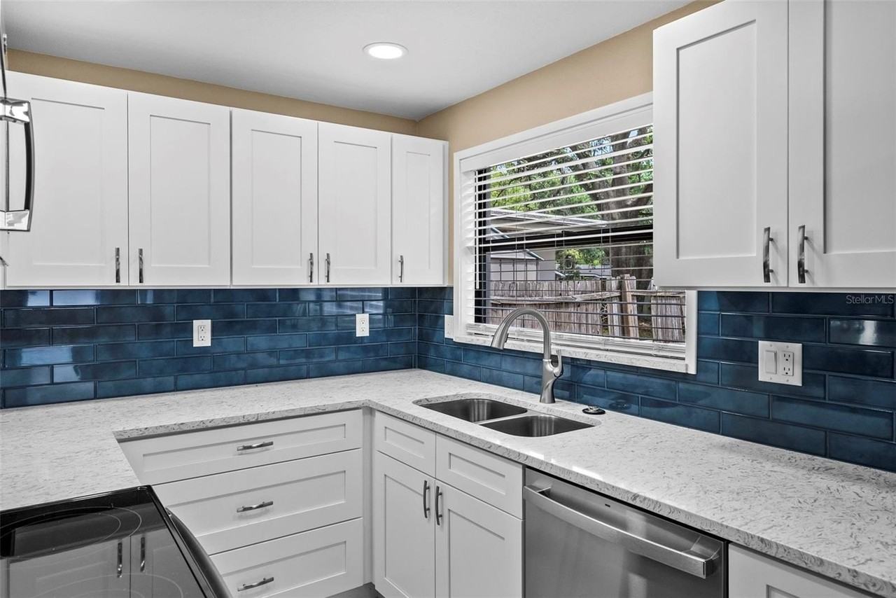 1193 & 1195 BASS BOULEVARD - Photo 2 of 36