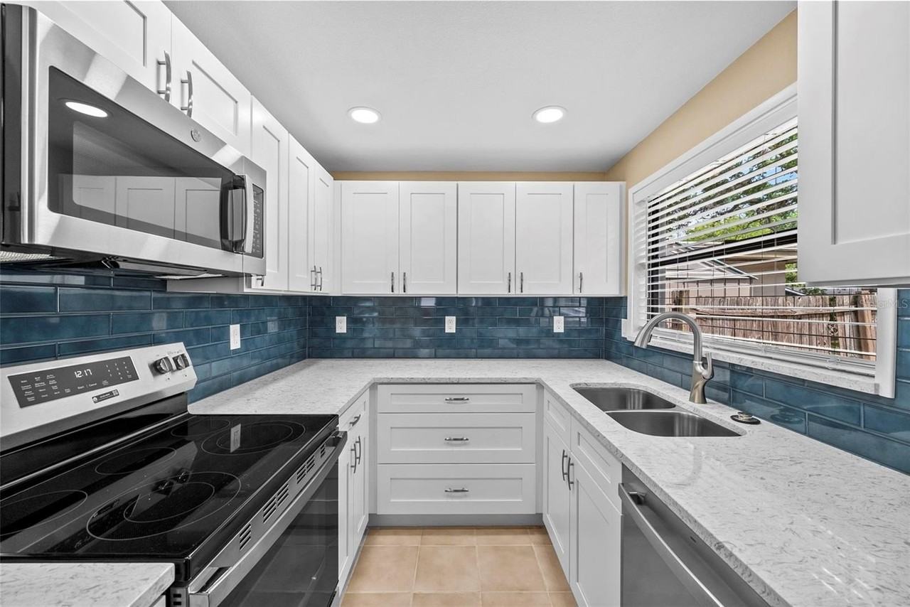 1193 & 1195 BASS BOULEVARD - Photo 3 of 36