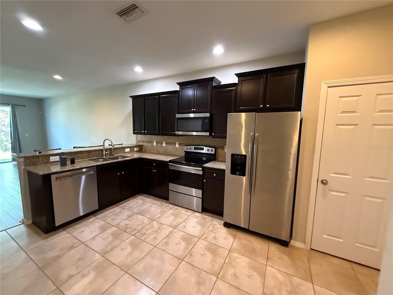 8827 Turnstone Haven Pl - Photo 4 of 15