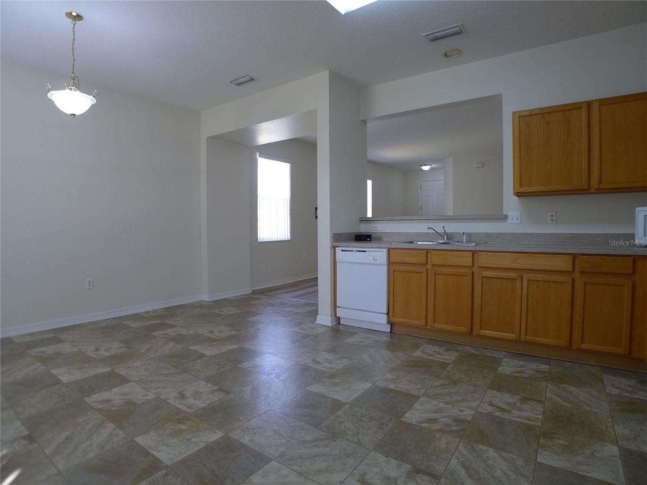 6829 Lake Eaglebrooke Dr - Photo 3 of 20