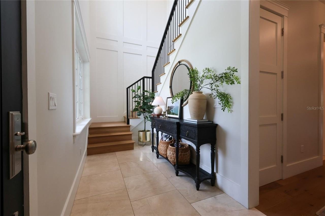 2402 W Parkland Blvd - Photo 5 of 45