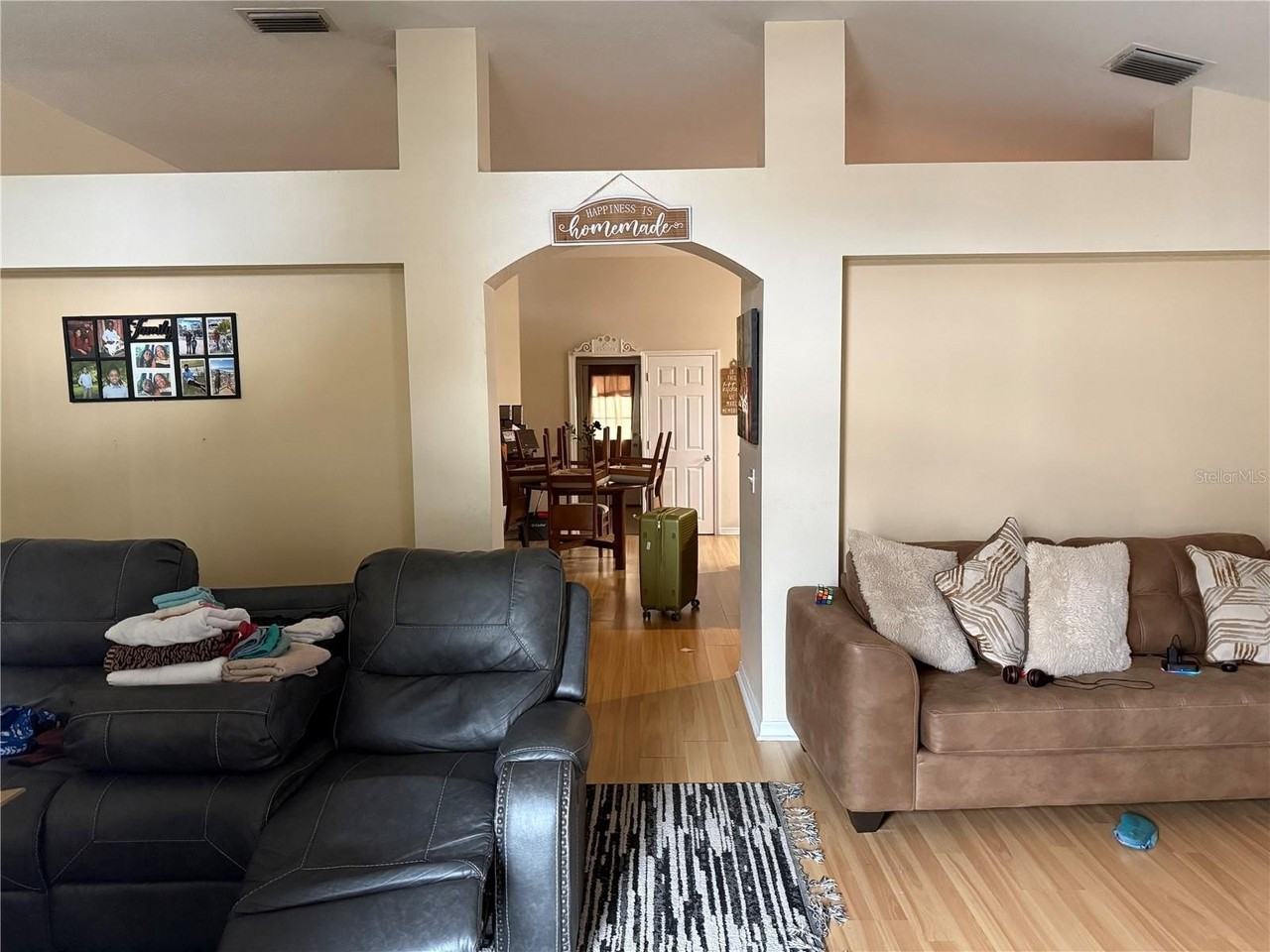 10457 Crestfield Dr - Photo 4 of 16