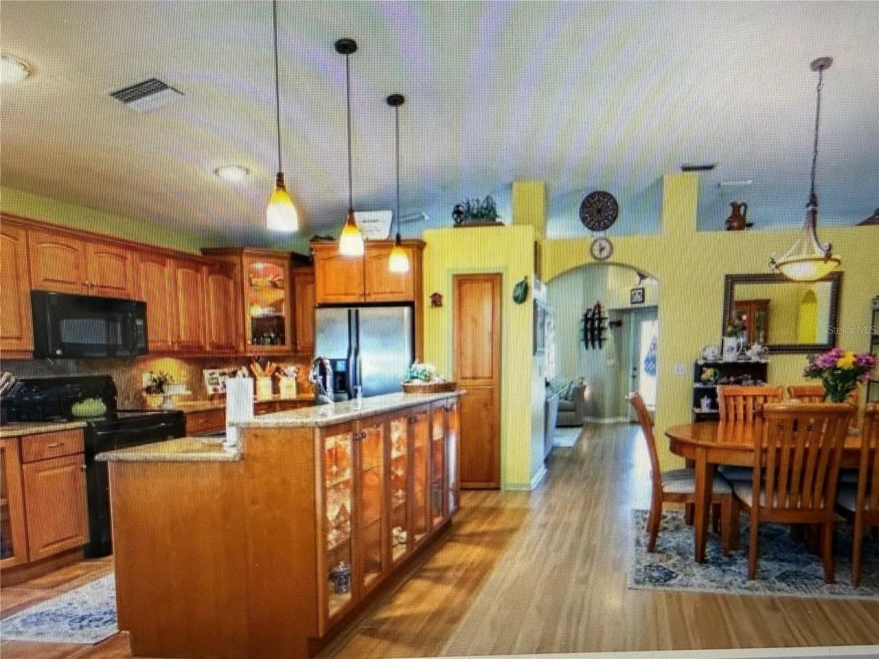 10457 Crestfield Dr - Photo 6 of 16