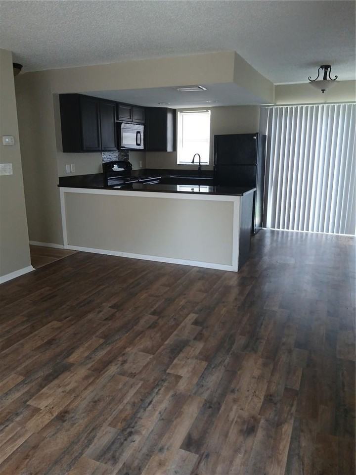 5704 Illinois Ave - Photo 3 of 14