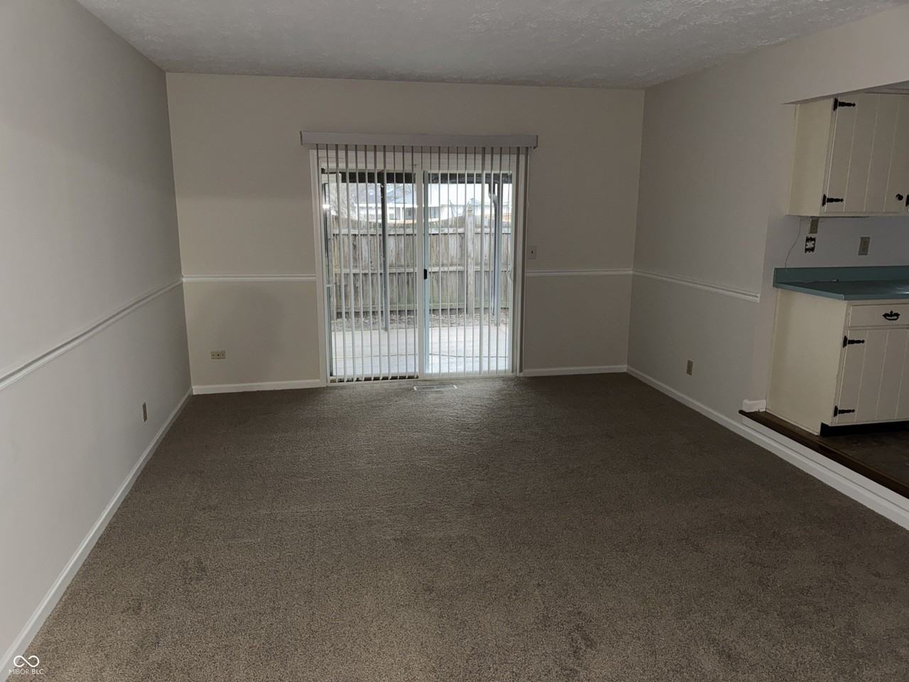 488 Orchardview Dr - Photo 4 of 31