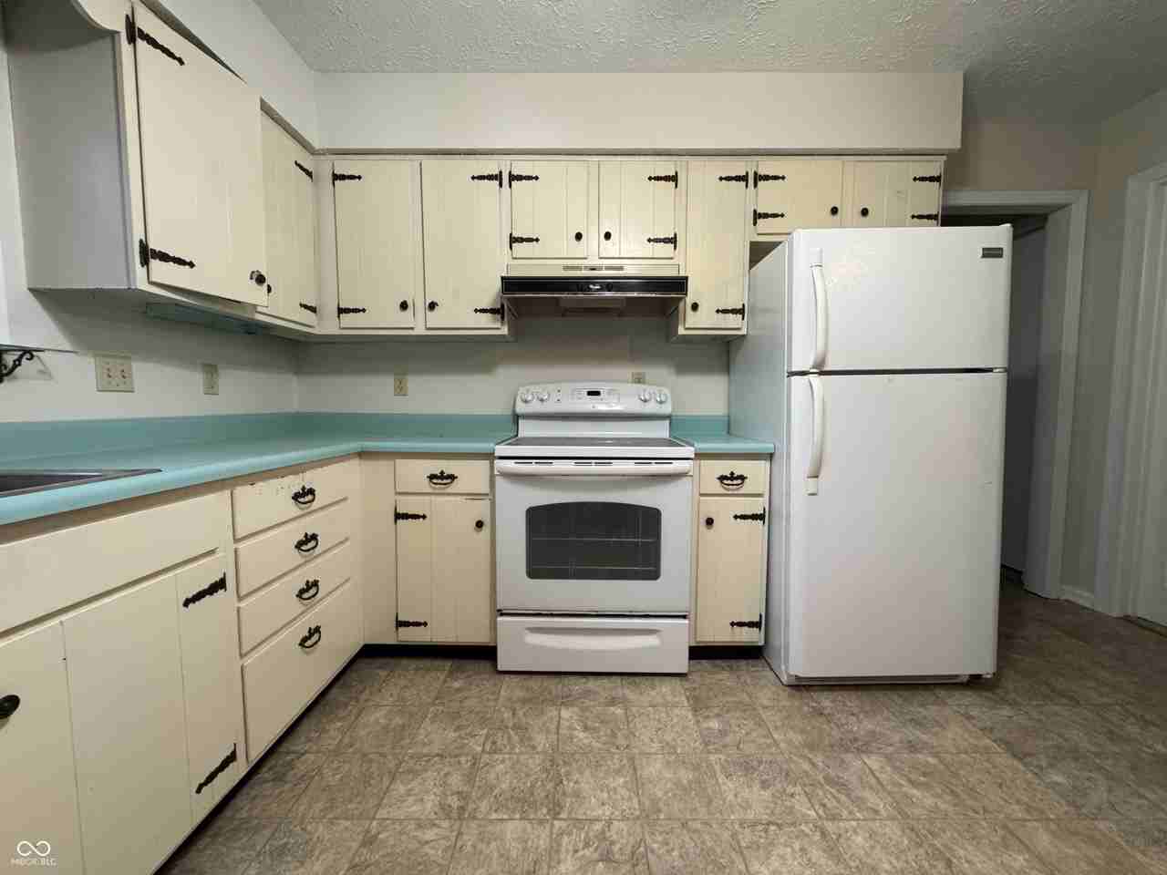 488 Orchardview Dr - Photo 7 of 31