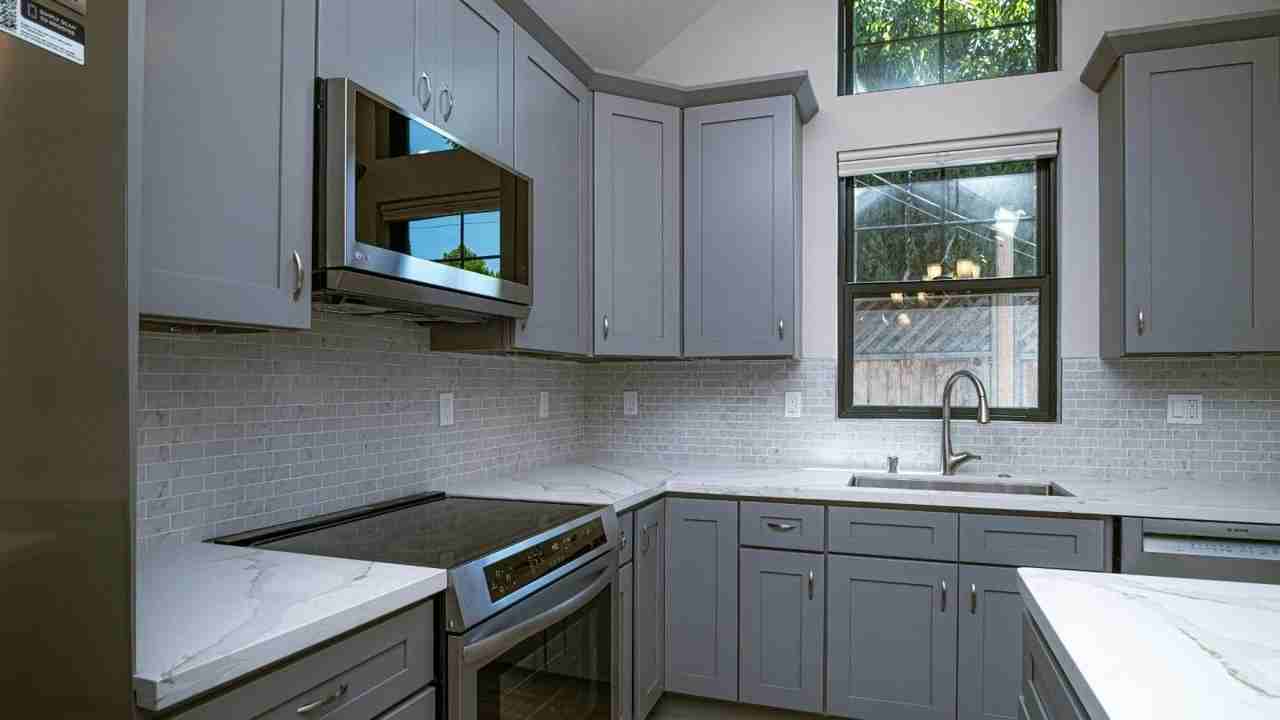 295 Murlagan Ave - Photo 4 of 10