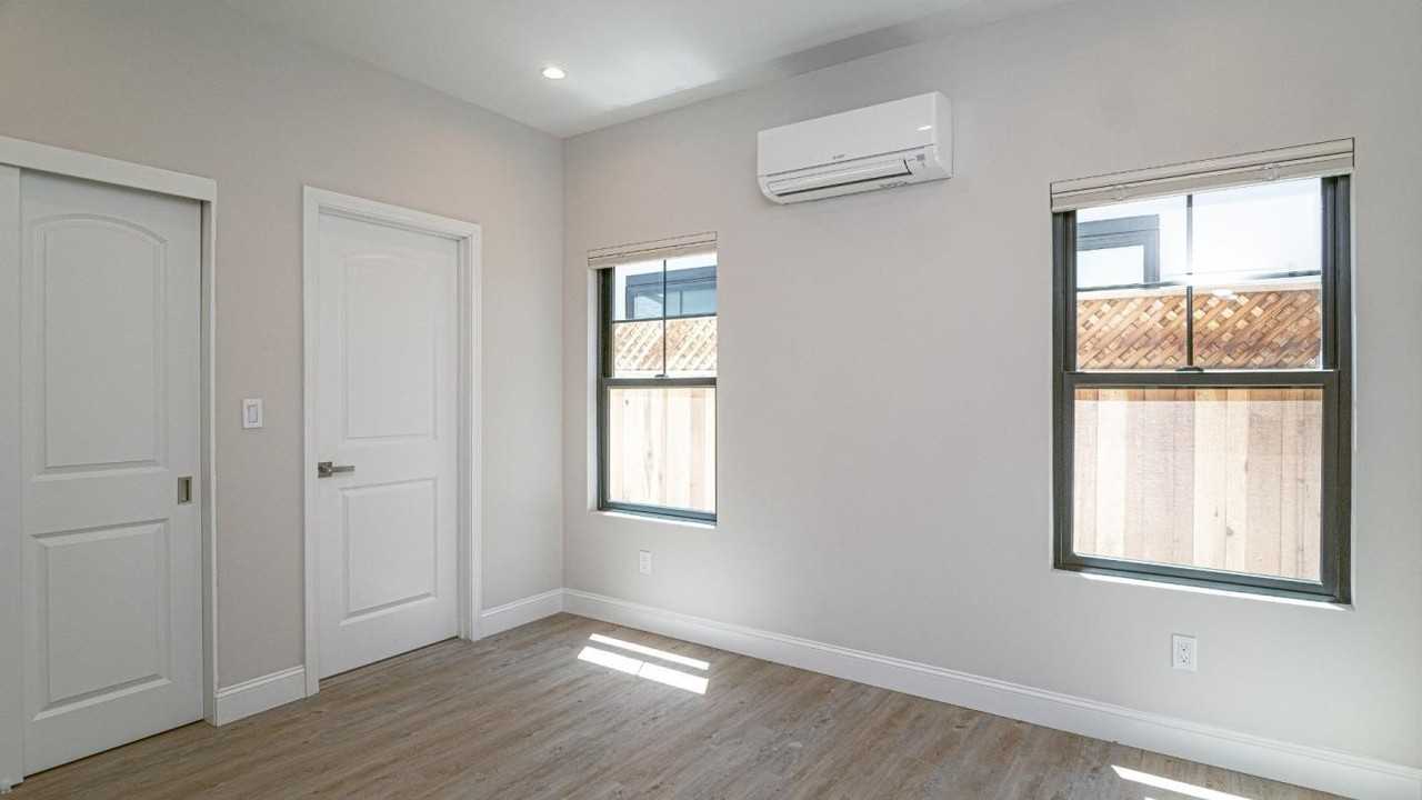 295 Murlagan Ave - Photo 5 of 10